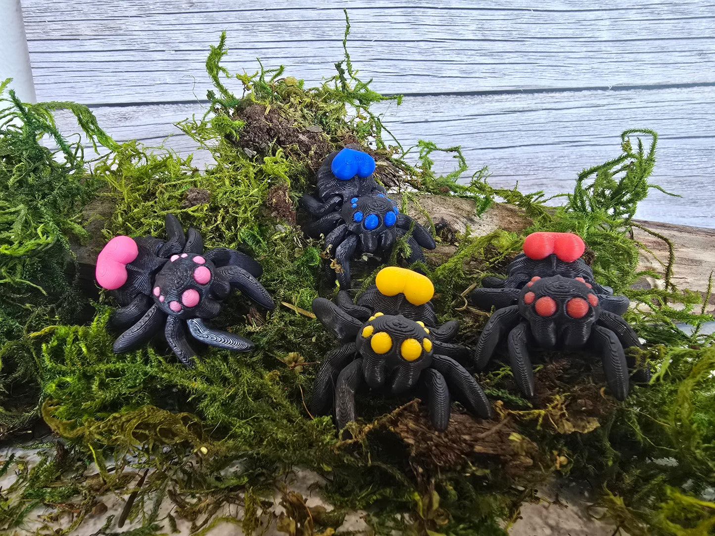 Love in 3D - Mini Spider Figurine with Heart Accents, Handcrafted, Unique Gift, Desk Decoration - Set of 4