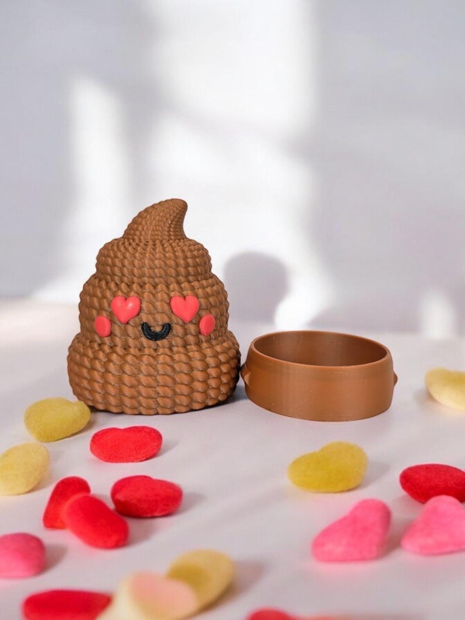 Quirky 3D Printed Bear & Poop Themed Knickknack Container - Knitted Textures, Removable Bottom, Fun for Kids and Adults